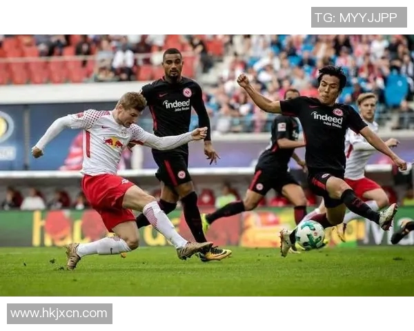 德甲传奇战！法兰克福队壮烈一战，震撼全场势不可挡！