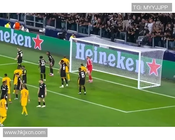 德甲赛场再现惊心一幕，门兴格拉德巴赫逆转战胜阿姆斯特丹赫拉克雷斯