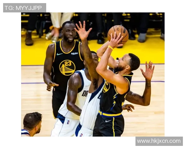 勇士完胜骑士，总决赛3比2取得赛点，第六场或决定冠军归属